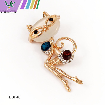Elegant temperament women's creative fox brooch rhinestone inlaid brooch wholesale.